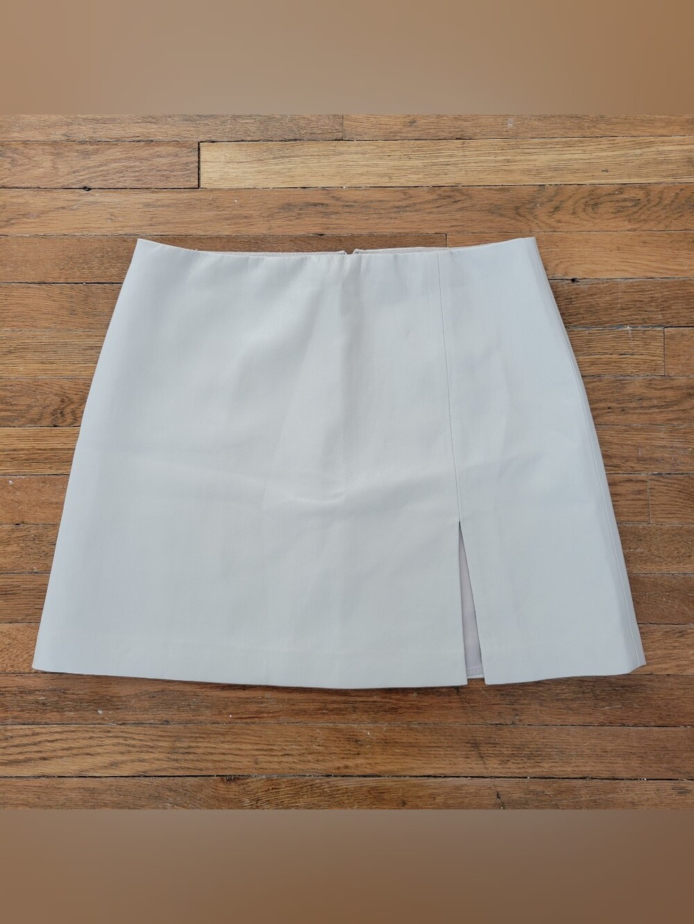 Aritzia Sunday Best Tatiana Skirt, Size 8, Matte Pearl